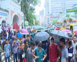 এইচএসসি পরীক্ষা পেছানোর দাবিতে সিলেটে শিক্ষার্থীদের বিক্ষোভ